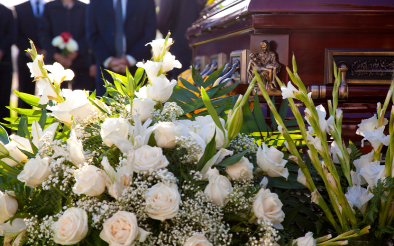 Considerations when choosing funeral flowers for a man -